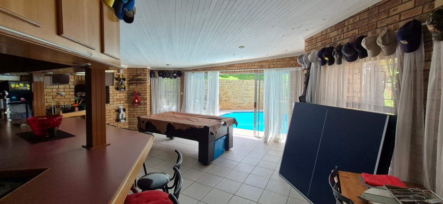 4 Bedroom Property for Sale in Pellissier Free State